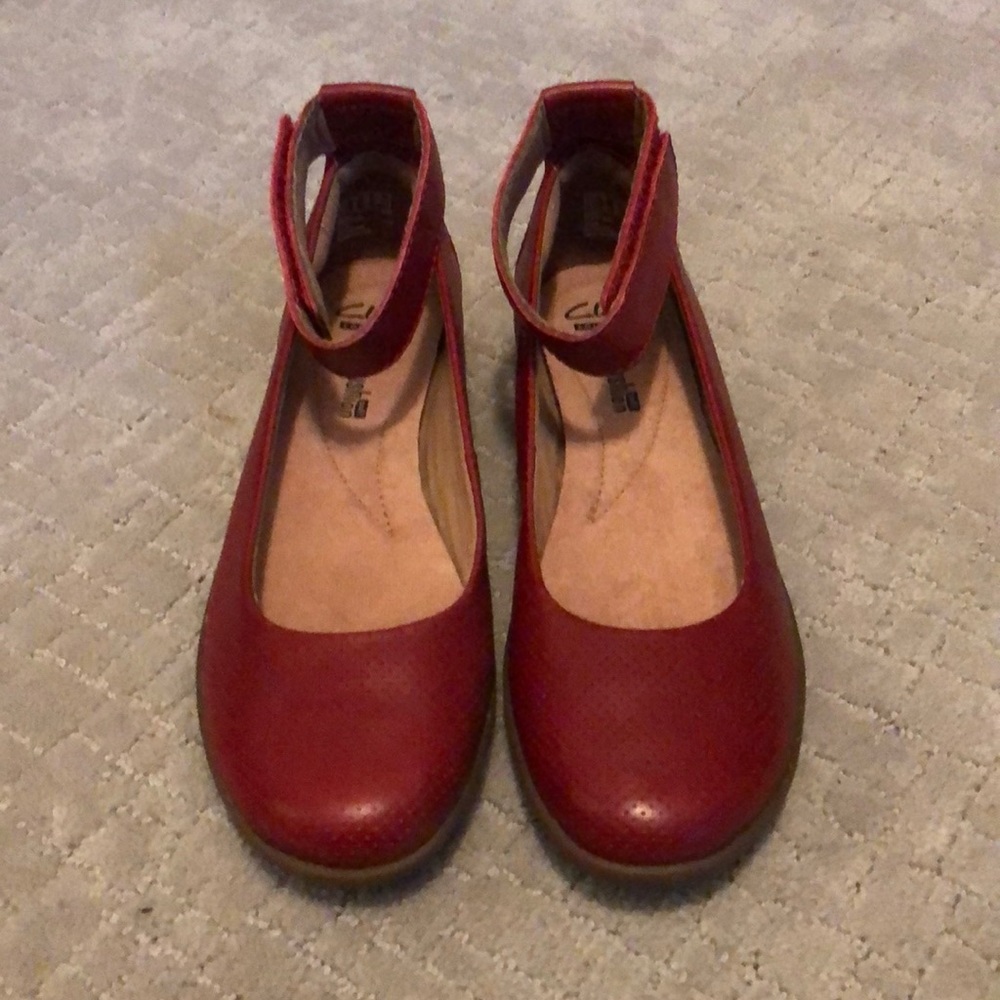 Red Clarks flats, size 8M